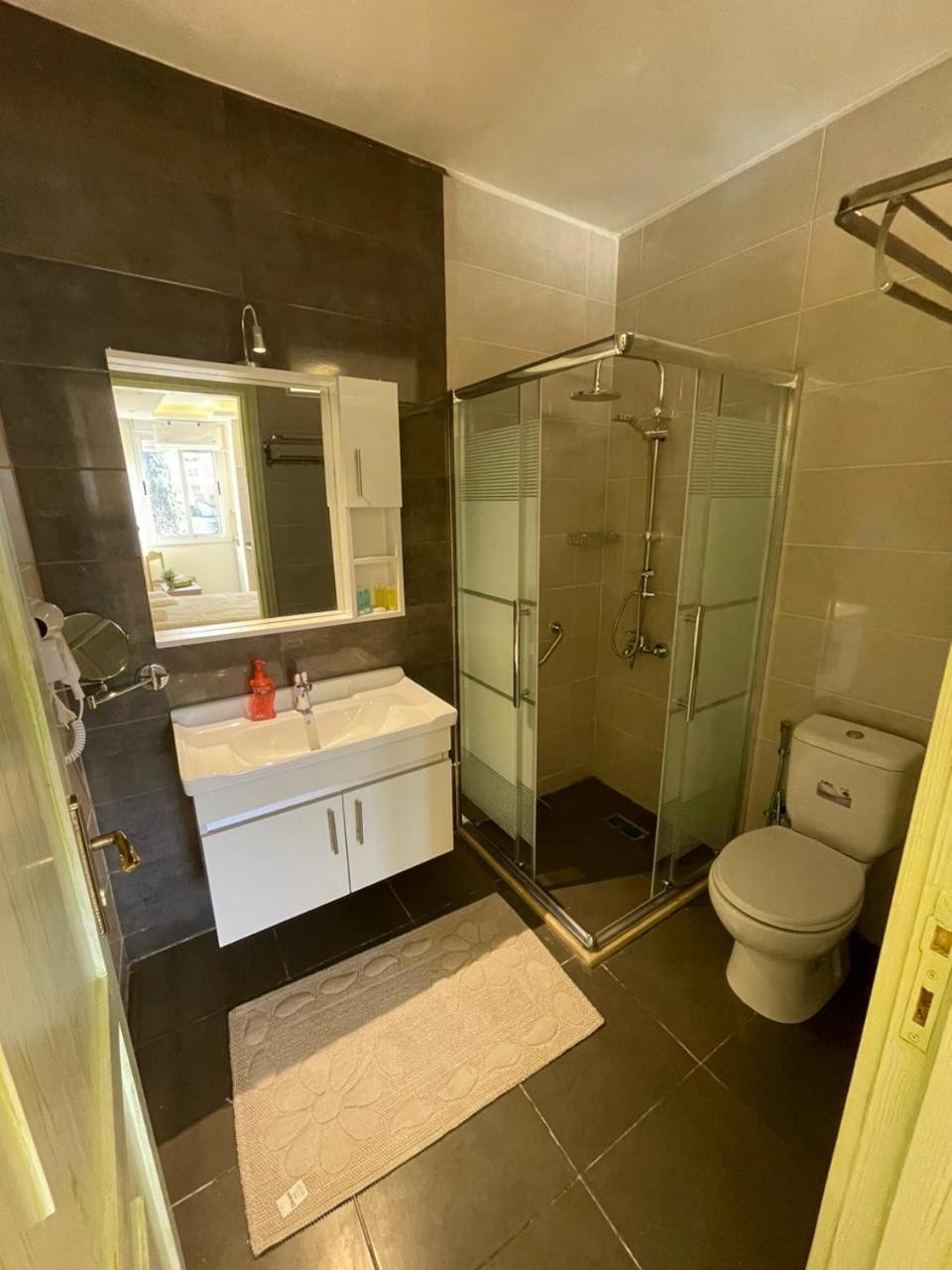 מאדאבה Classy Hostel מראה חיצוני תמונה